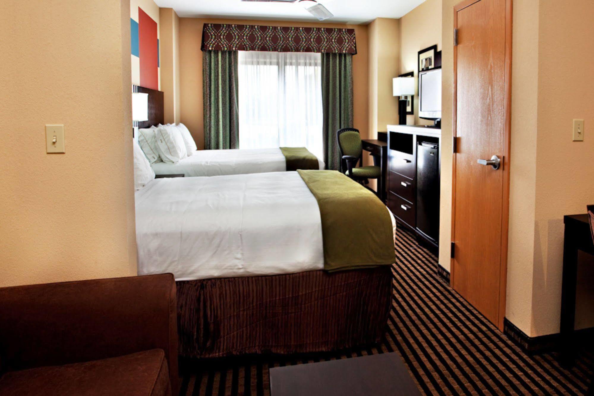 Holiday Inn Express Donaldsonville By Ihg Экстерьер фото